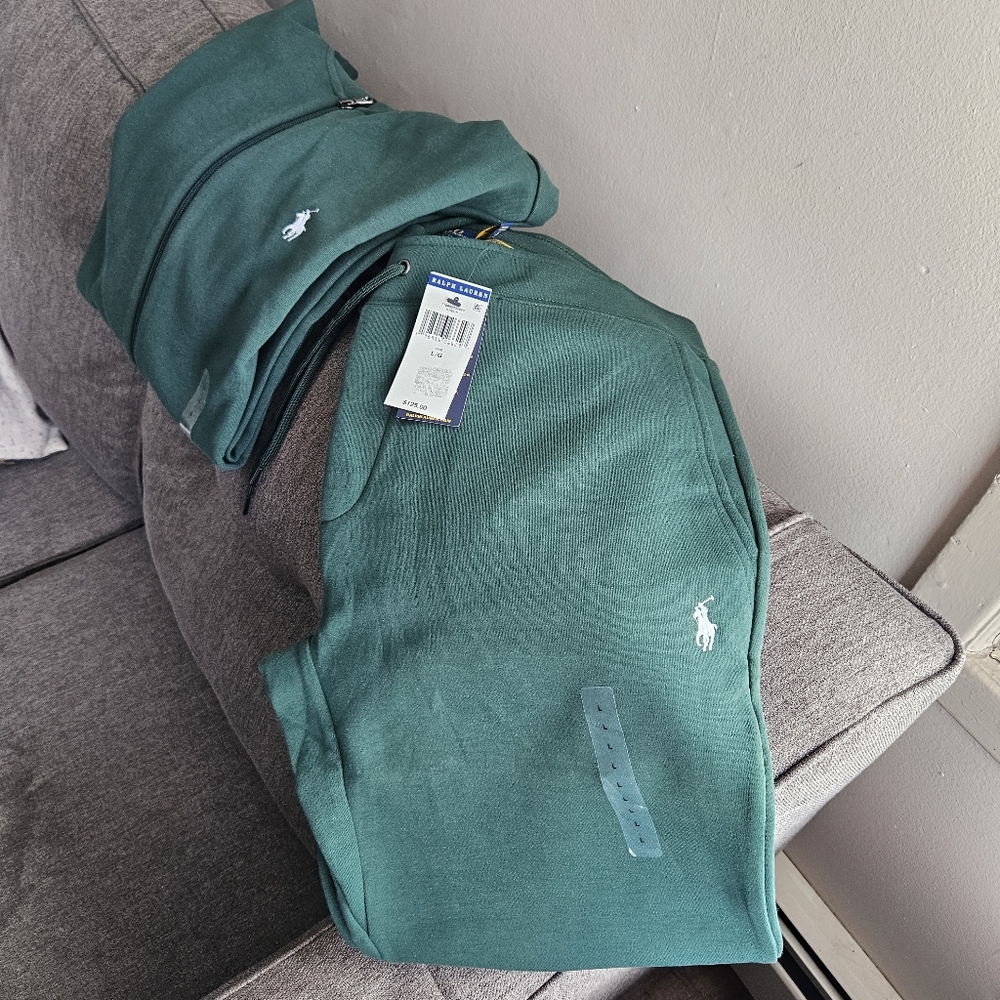 Green Zip-Up Hoodie and Sweatpants Set - Picture 2 of 3